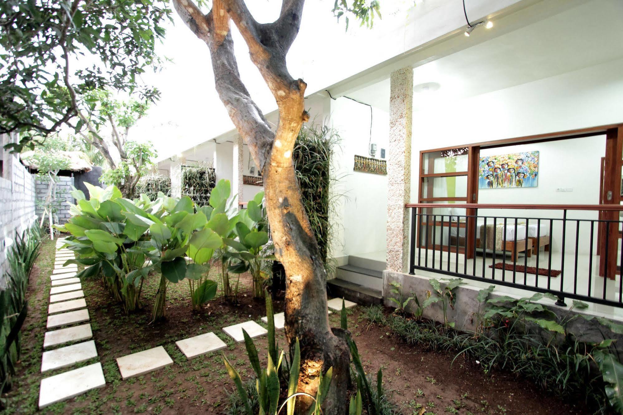 Maha Residence Guest House Jimbaran Buitenkant foto