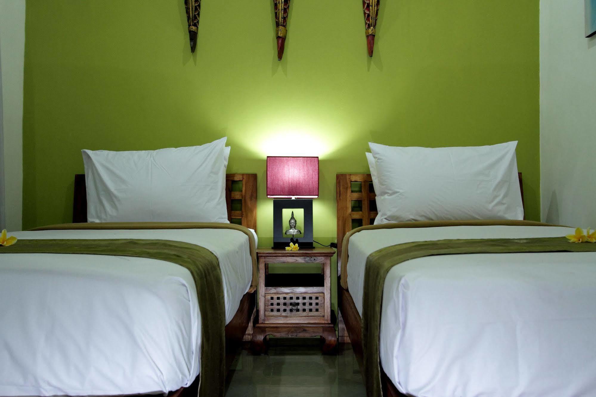 Maha Residence Guest House Jimbaran Buitenkant foto