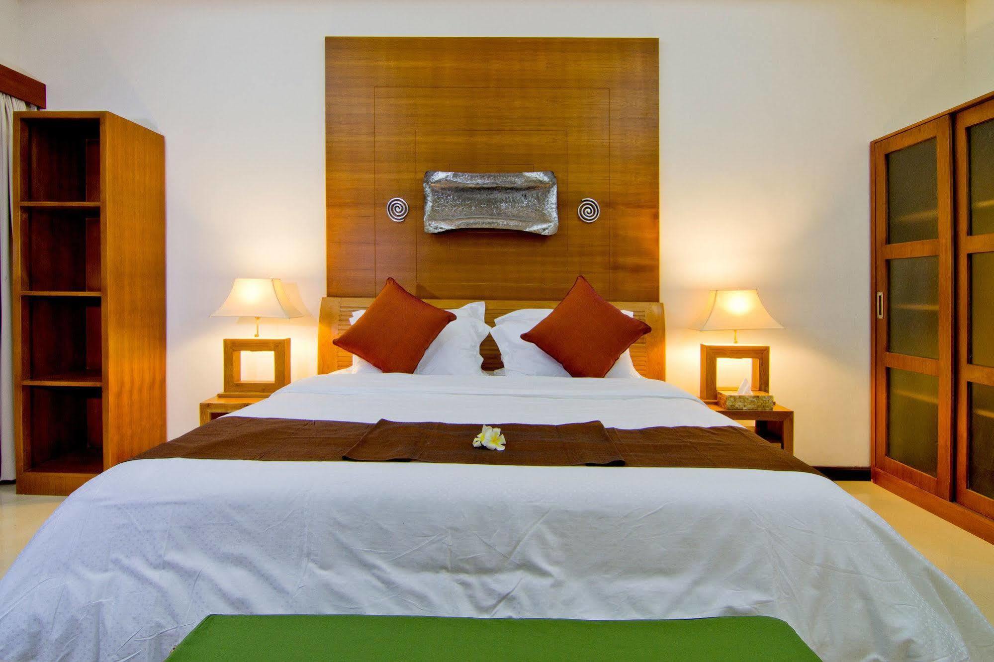 Maha Residence Guest House Jimbaran Buitenkant foto