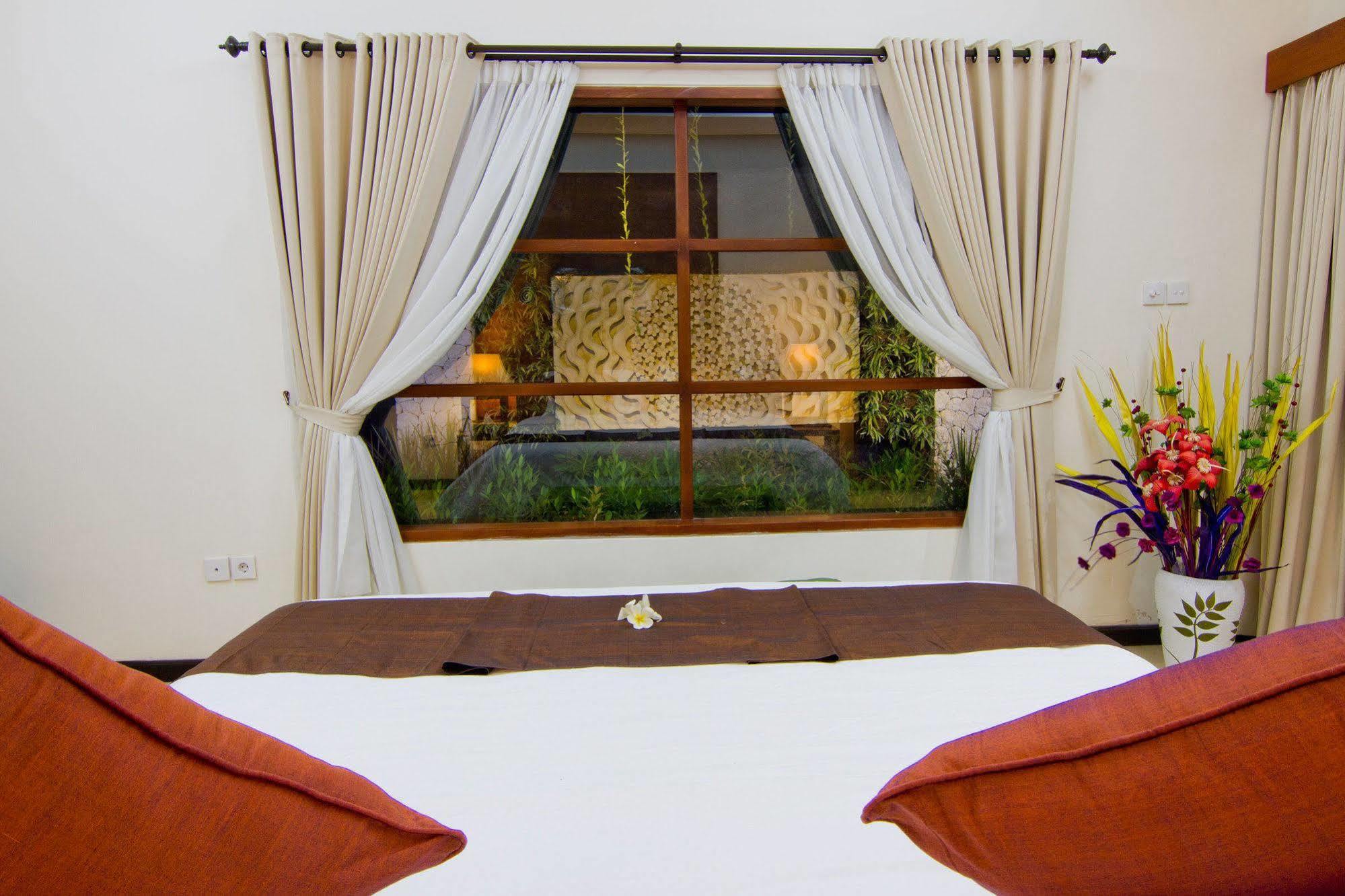 Maha Residence Guest House Jimbaran Buitenkant foto